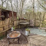 Holiday home Yewberrie Yurt *